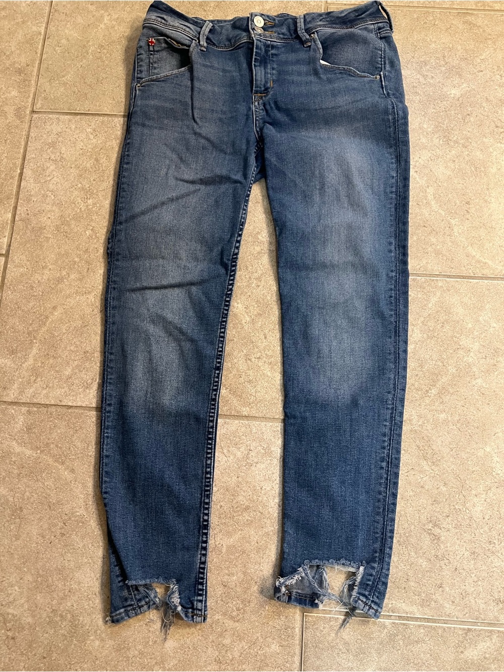 Hudson Jeans Women’s Dark Blue Skinny with Distressed Ankles